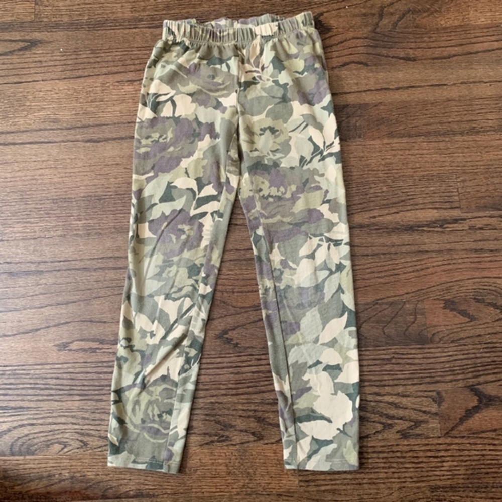 EUC Gap Floral/ Camouflage Leggings Sz S‎